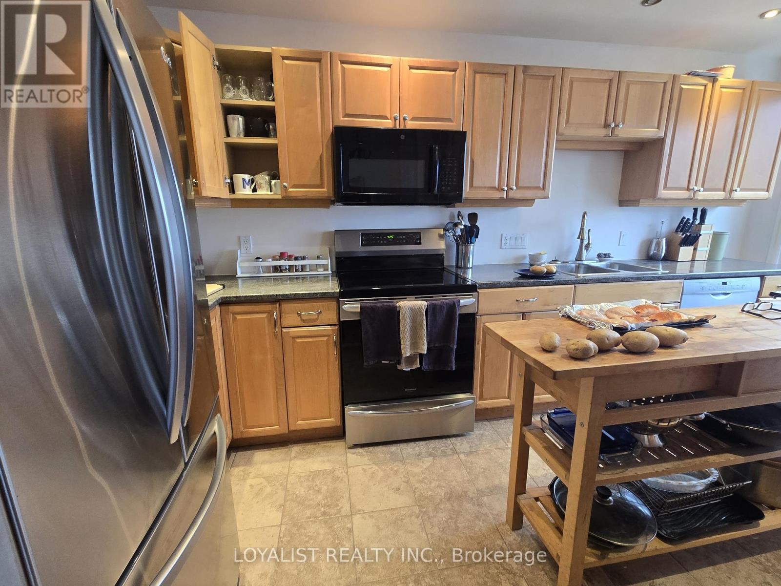 25 Redner Lane, Prince Edward County (Ameliasburg Ward), Ontario  K0K 1L0 - Photo 7 - X12874702