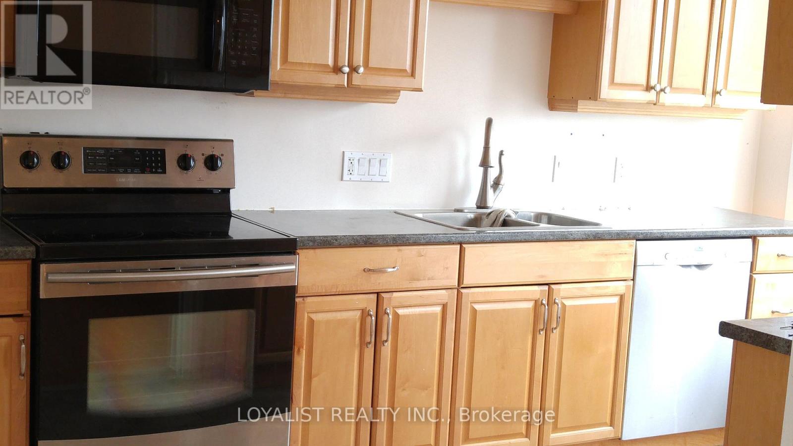 25 Redner Lane, Prince Edward County (Ameliasburg Ward), Ontario  K0K 1L0 - Photo 8 - X12874702