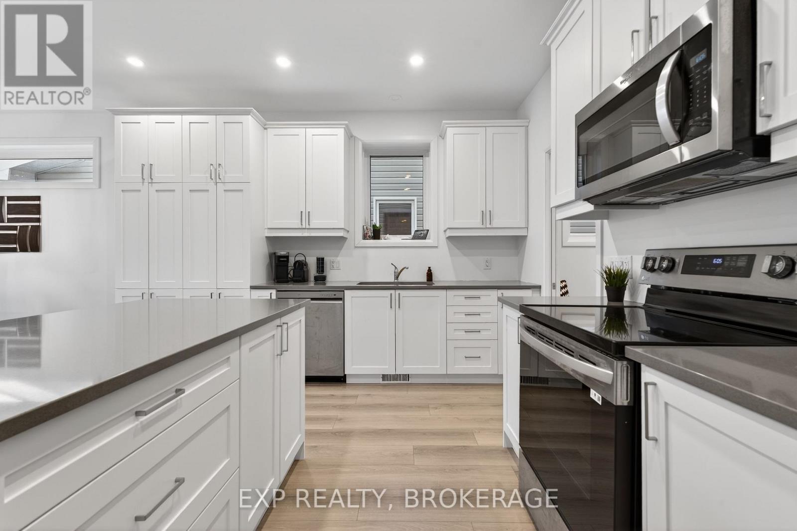 12 Walden Pond Drive, Loyalist, Ontario  K7N 0E6 - Photo 8 - X12907958