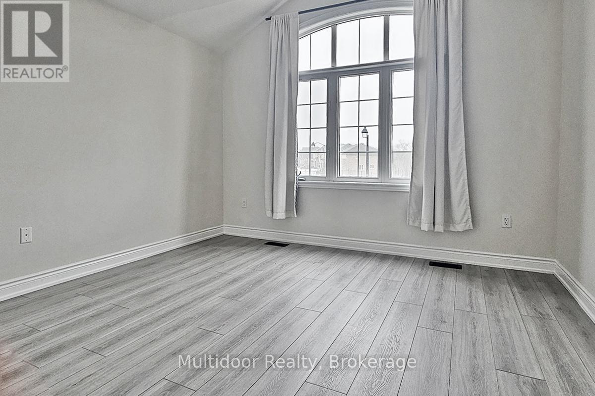 16 Vivian Creek Road, East Gwillimbury, Ontario  L0G 1M0 - Photo 13 - N12898016