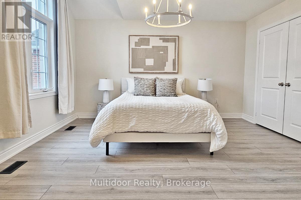 16 Vivian Creek Road, East Gwillimbury, Ontario  L0G 1M0 - Photo 15 - N12898016