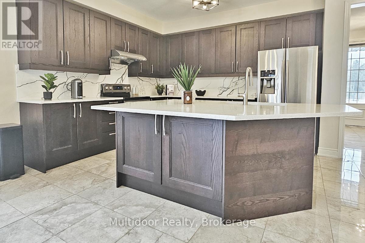 16 Vivian Creek Road, East Gwillimbury, Ontario  L0G 1M0 - Photo 5 - N12898016