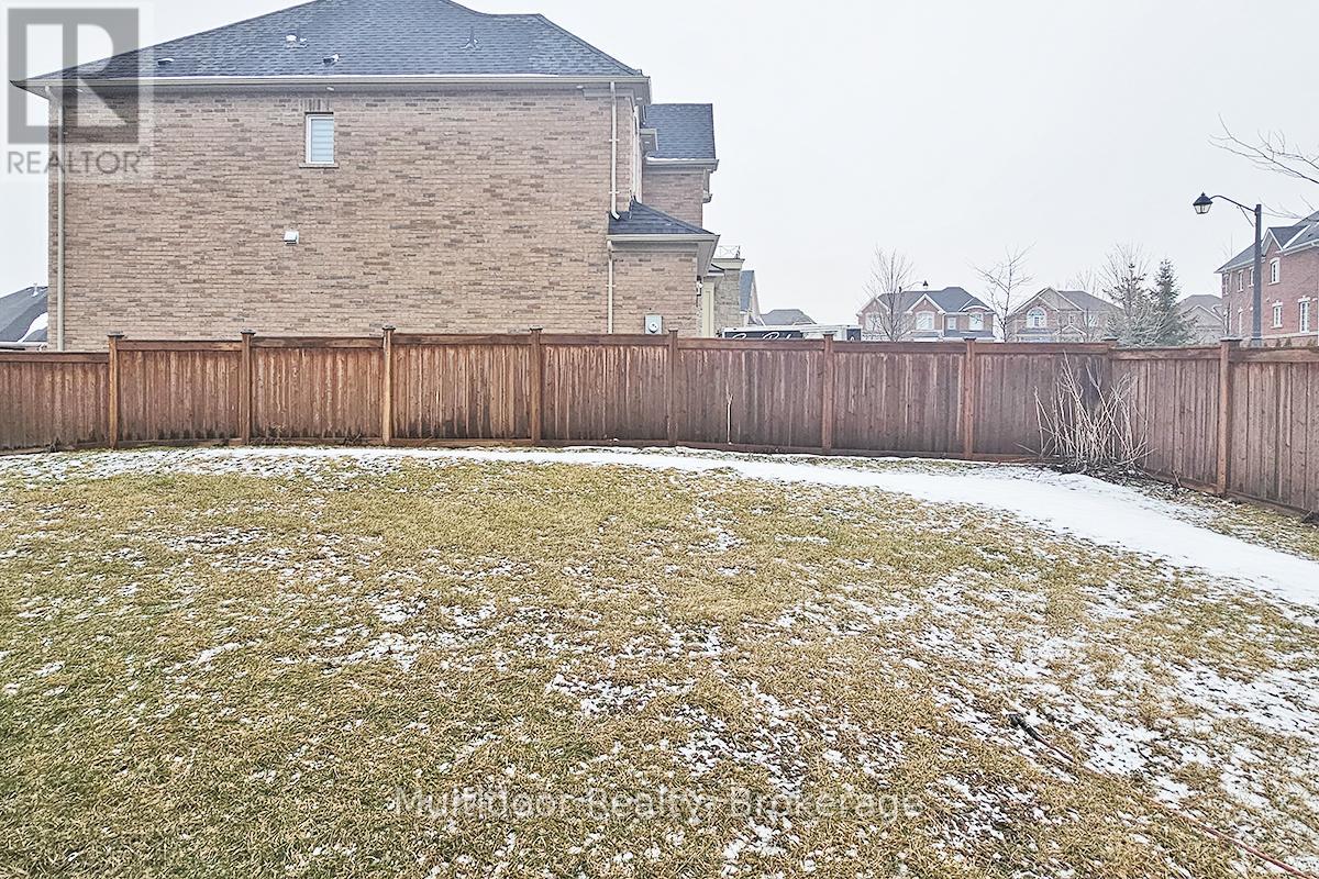 16 Vivian Creek Road, East Gwillimbury, Ontario  L0G 1M0 - Photo 28 - N12898016