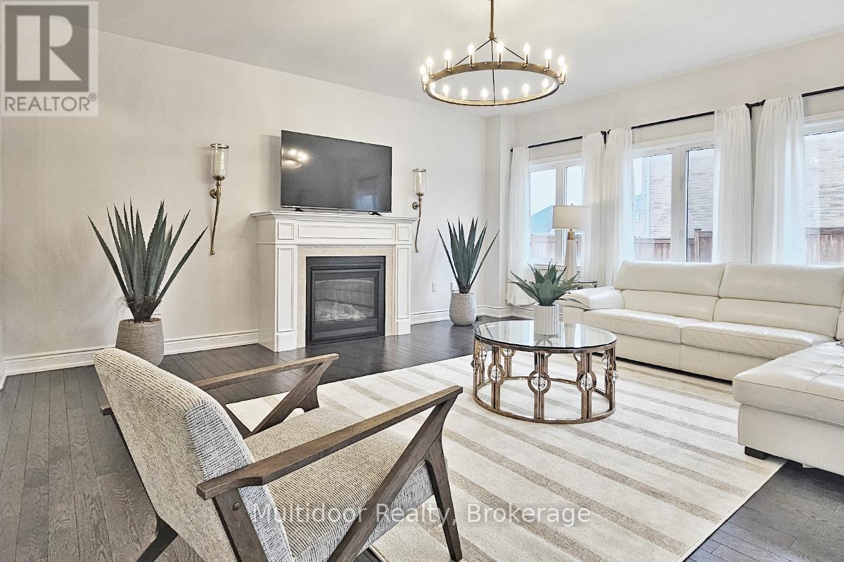 16 Vivian Creek Road, East Gwillimbury, Ontario  L0G 1M0 - Photo 3 - N12898016