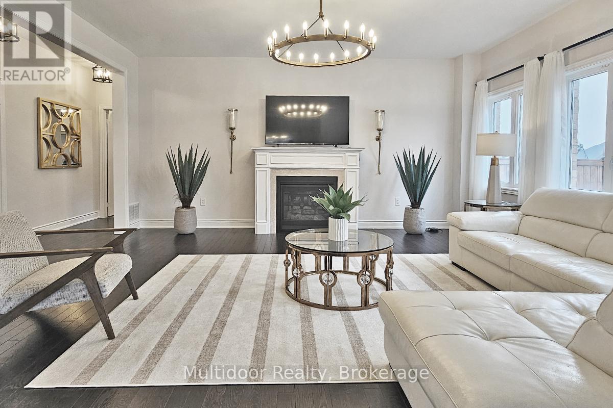 16 Vivian Creek Road, East Gwillimbury, Ontario  L0G 1M0 - Photo 2 - N12898016