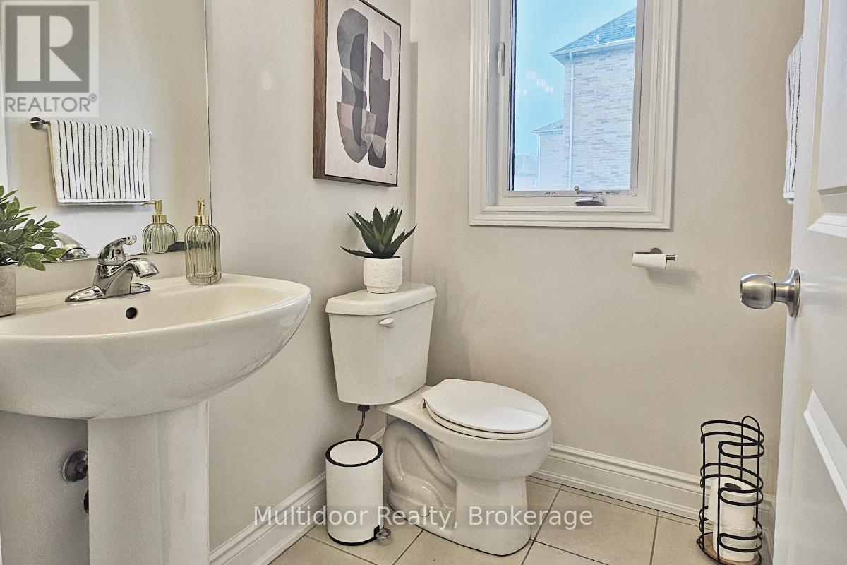 16 Vivian Creek Road, East Gwillimbury, Ontario  L0G 1M0 - Photo 25 - N12898016