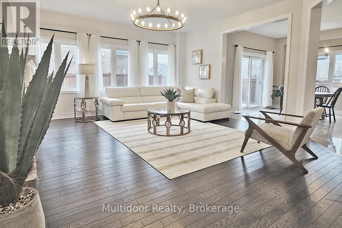 16 Vivian Creek Road, East Gwillimbury, Ontario  L0G 1M0 - Photo 4 - N12898016