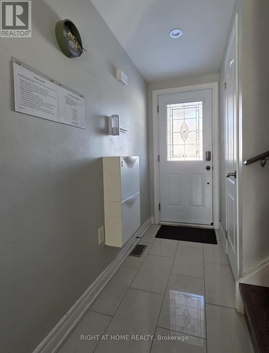 15 Argyle Road, Barrie, Ontario  L4N 6P9 - Photo 2 - S12784418