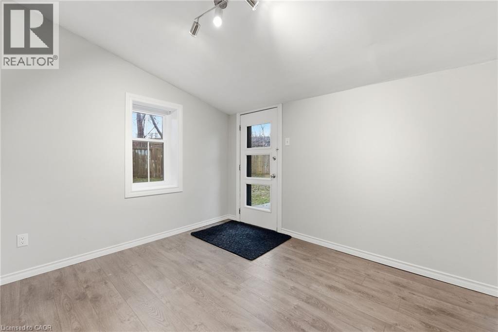 209 William Street, Brantford, Ontario  N3T 3L6 - Photo 13 - 40813783