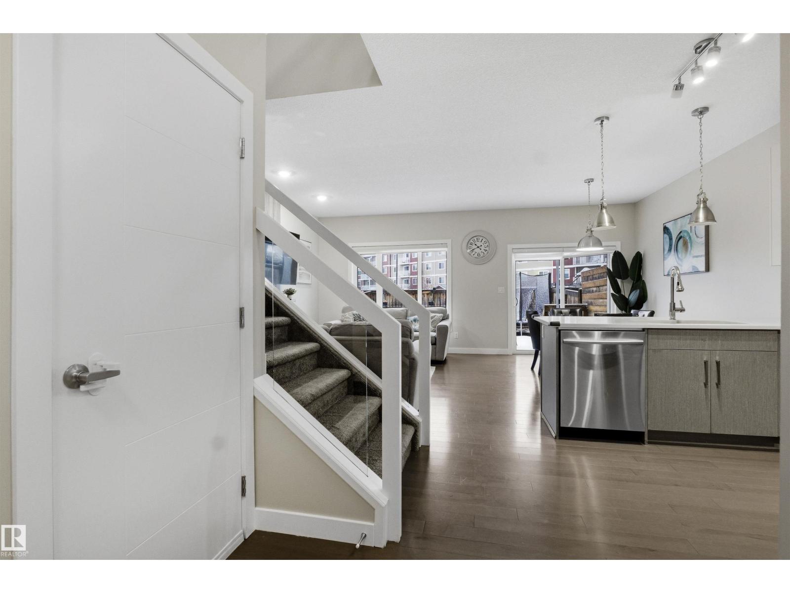 6106 171 Av Nw Nw, Edmonton, Alberta  T5Y 3S4 - Photo 4 - E4478660