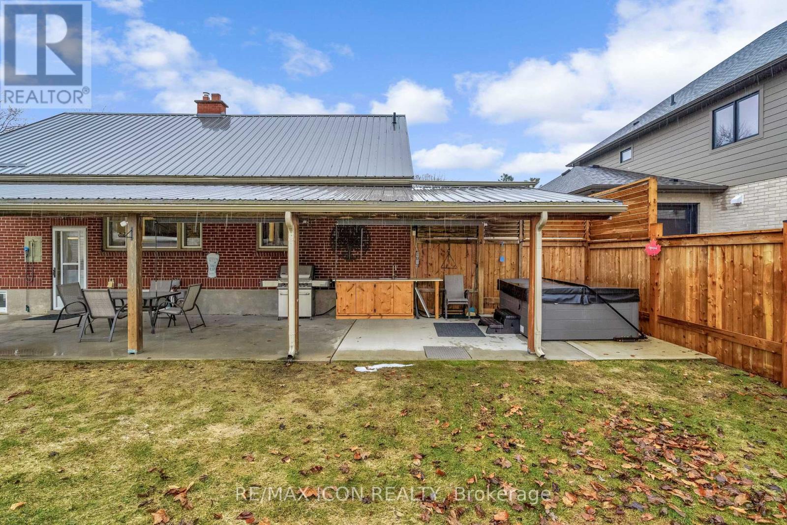 30 Broadway Avenue, London South, Ontario  N6P 1A8 - Photo 5 - X12907982