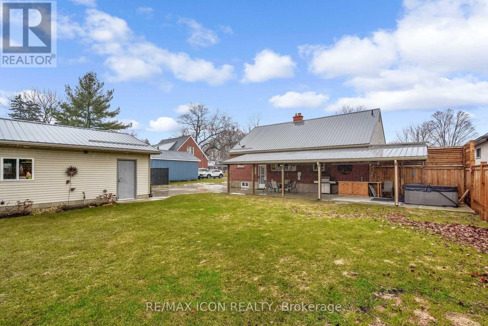 30 Broadway Avenue, London South, Ontario  N6P 1A8 - Photo 7 - X12907982