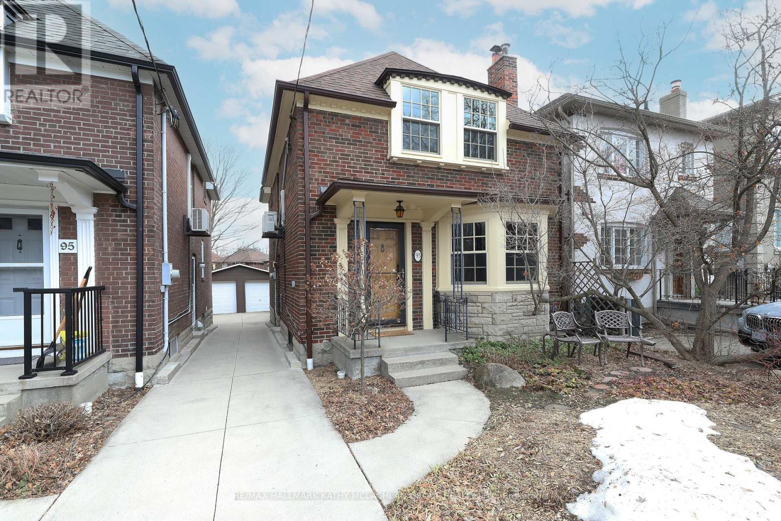 93 DONEGALL DRIVE, Toronto, Ontario