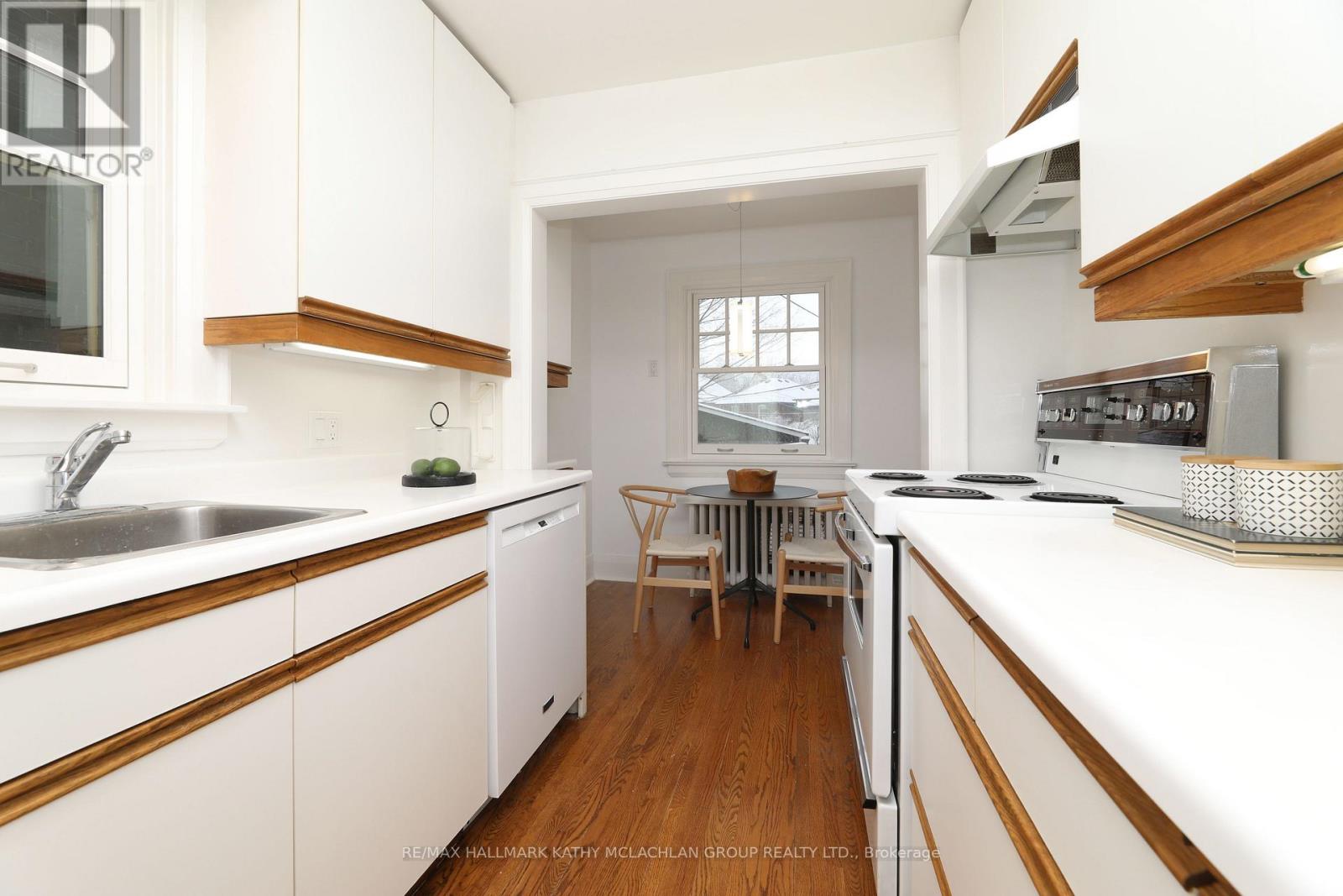 93 Donegall Drive, Toronto, Ontario  M4G 3G9 - Photo 10 - C12907990