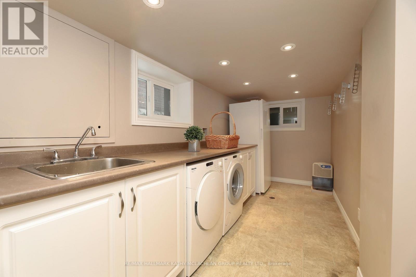 93 Donegall Drive, Toronto, Ontario  M4G 3G9 - Photo 24 - C12907990