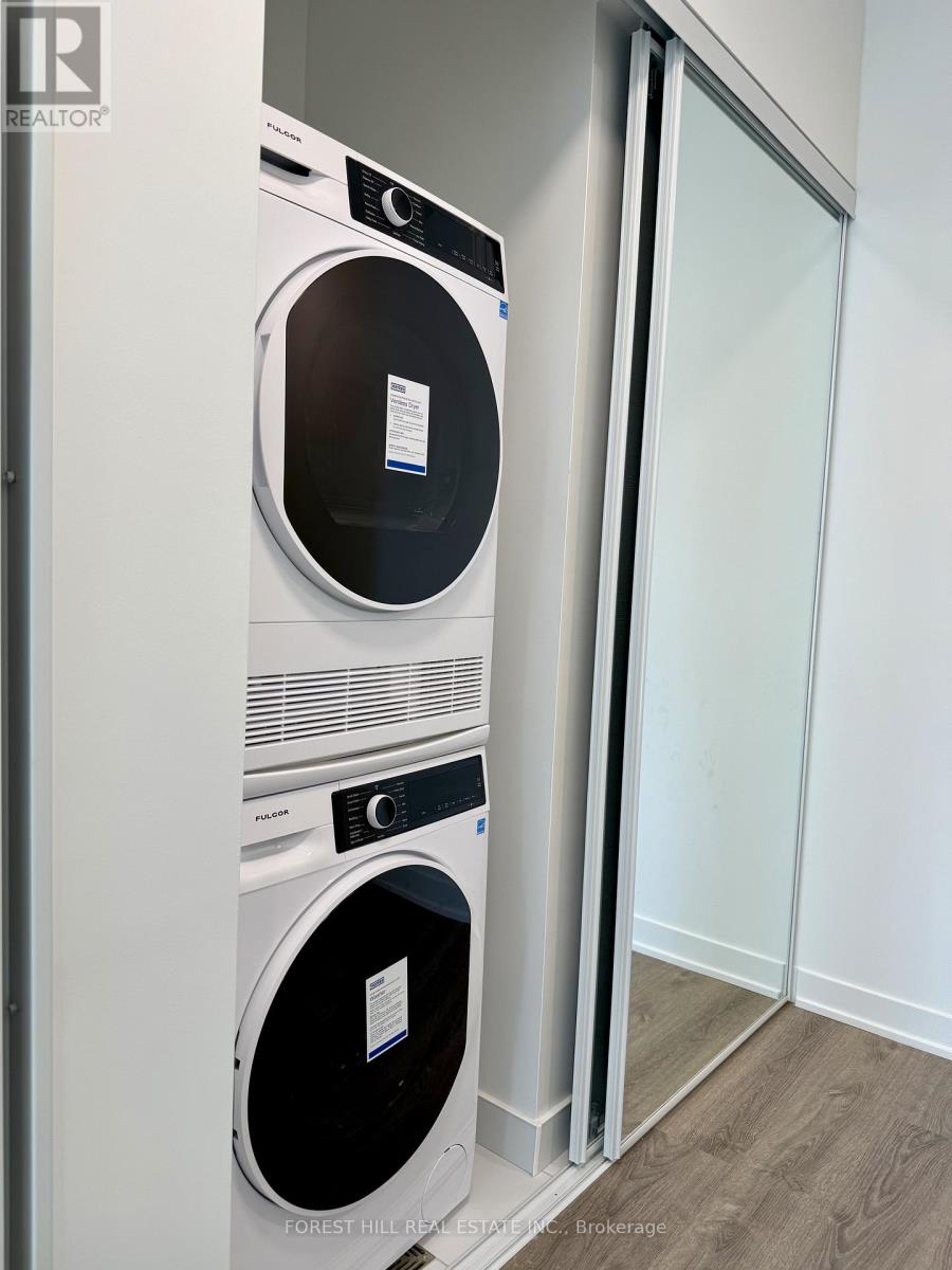 1015 - 180 Front Street E, Toronto, Ontario  M5A 0A9 - Photo 4 - C12907994