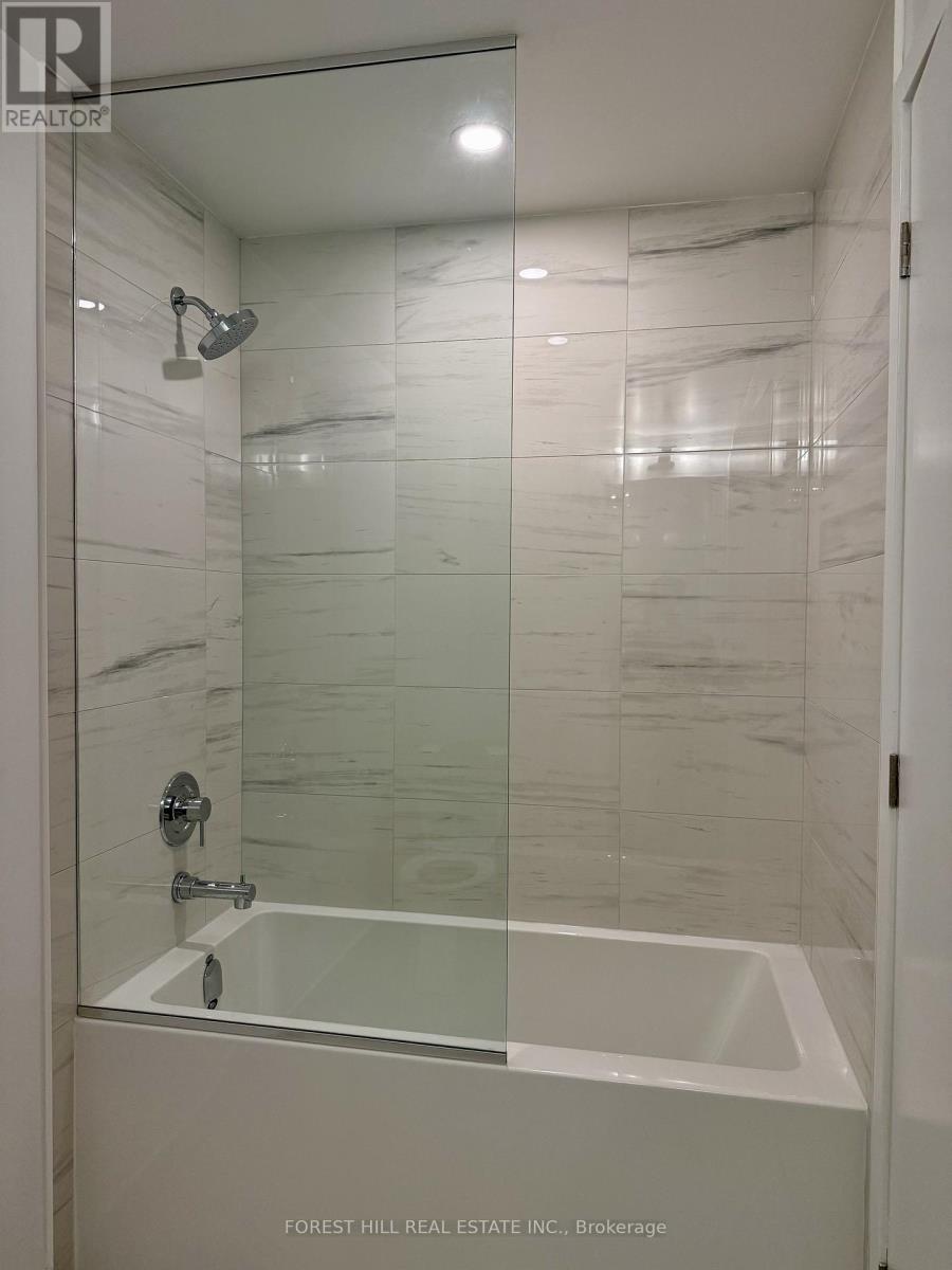 1015 - 180 Front Street E, Toronto, Ontario  M5A 0A9 - Photo 6 - C12907994