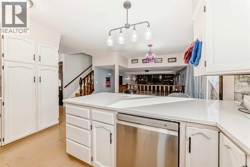 43 Allan Street, Red Deer, Alberta  T4R 1A6 - Photo 4 - A2284486