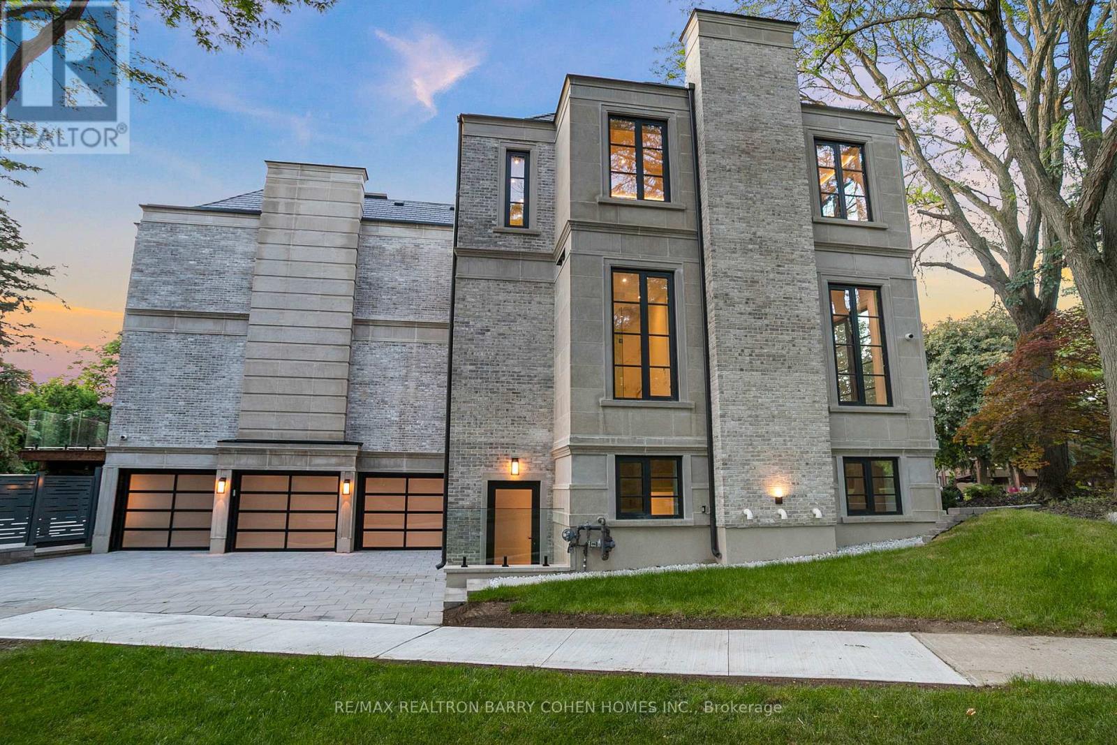 27 Penwood Crescent, Toronto, Ontario  M3B 3B1 - Photo 2 - C12707222