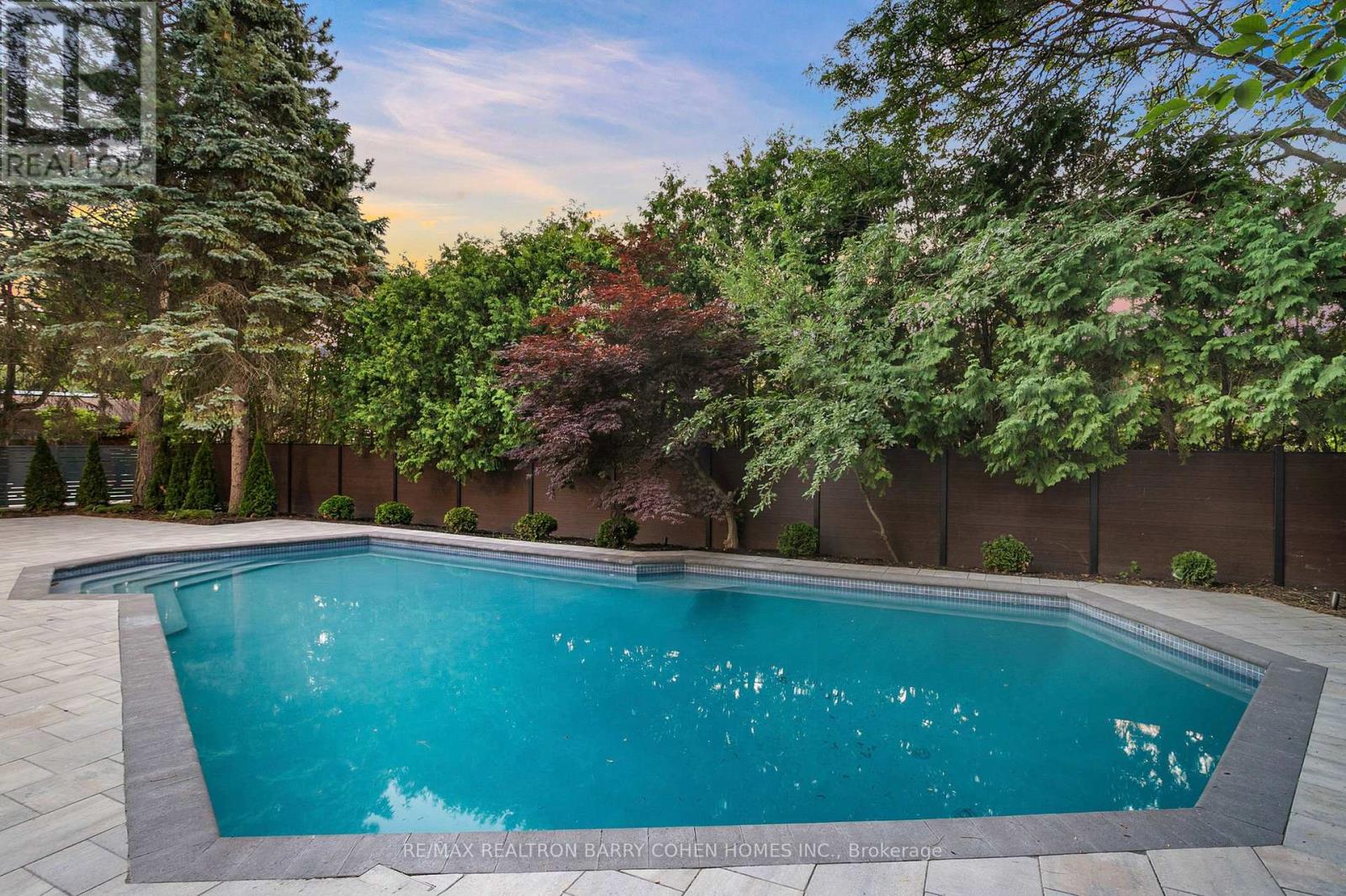 27 Penwood Crescent, Toronto, Ontario  M3B 3B1 - Photo 4 - C12707222