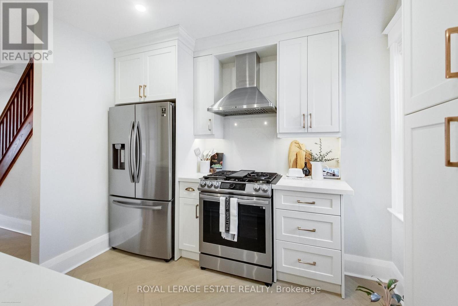 344 Springdale Boulevard, Toronto, Ontario  M4C 2A4 - Photo 14 - E12907932