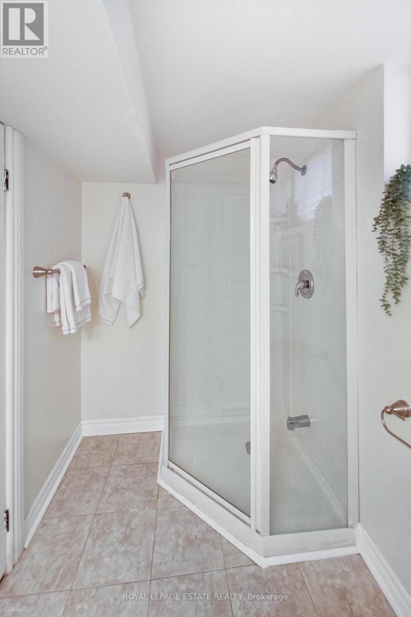 344 Springdale Boulevard, Toronto, Ontario  M4C 2A4 - Photo 30 - E12907932