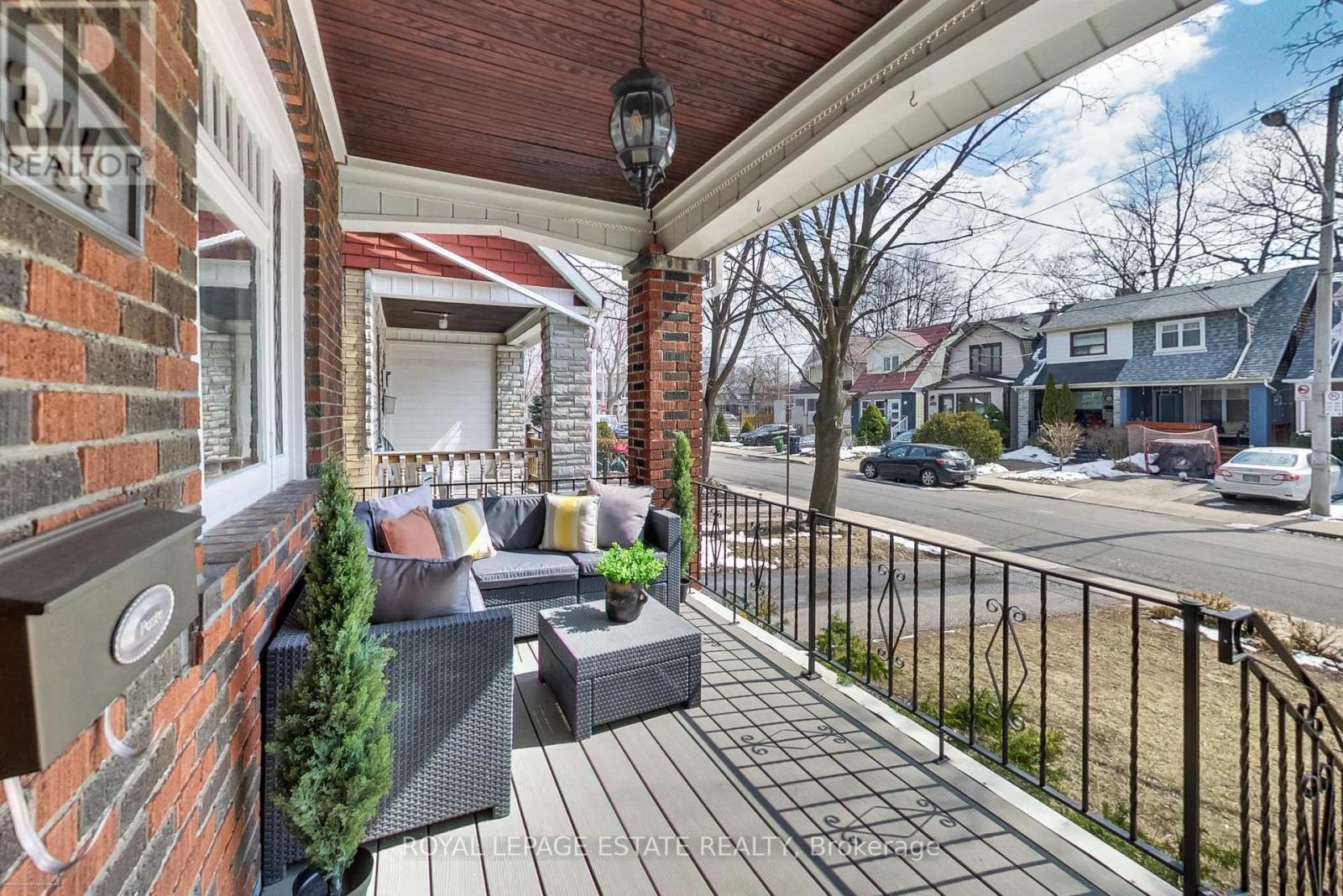 344 Springdale Boulevard, Toronto, Ontario  M4C 2A4 - Photo 4 - E12907932