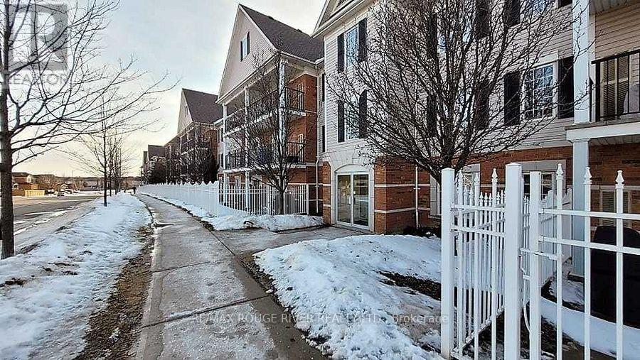 305 - 102 Aspen Springs Drive, Clarington, Ontario  L1C 5N6 - Photo 2 - E12907960