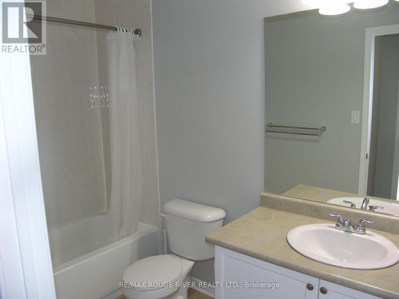 305 - 102 Aspen Springs Drive, Clarington, Ontario  L1C 5N6 - Photo 8 - E12907960