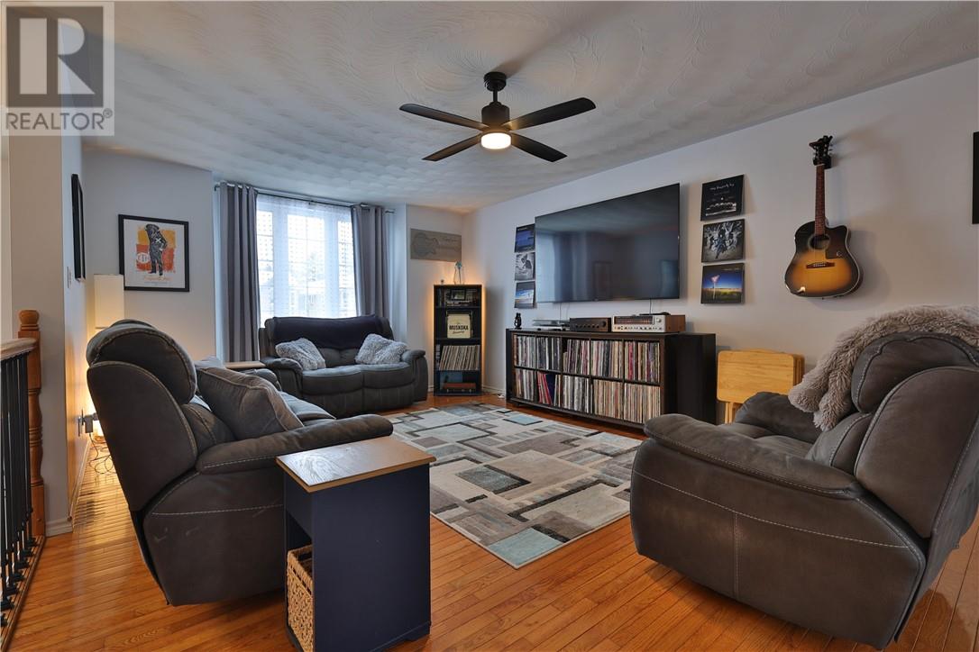 7 Herman Mayer Drive, Lively, Ontario  P3Y 1H6 - Photo 3 - 2126876