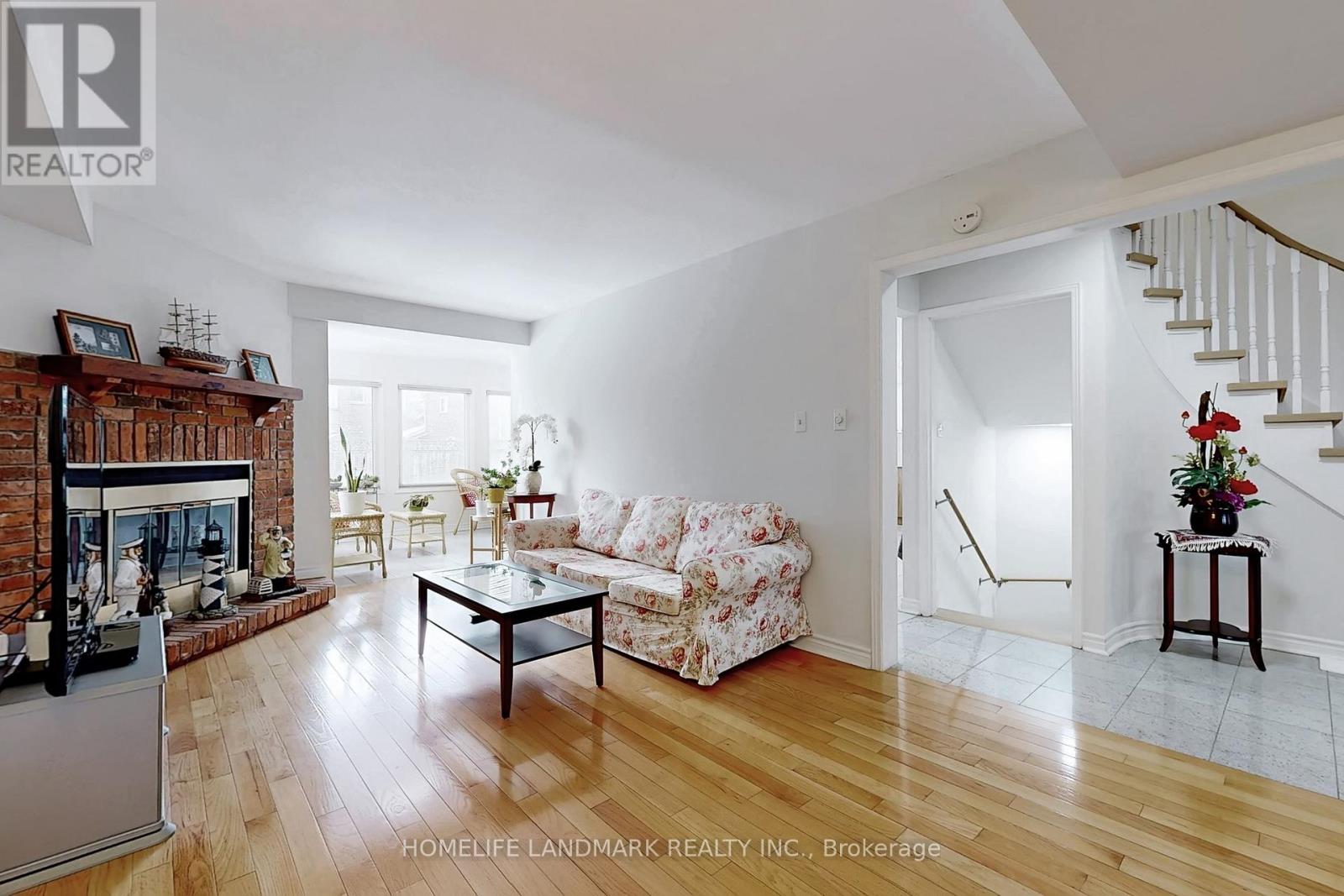 7 Lancashire Road, Markham (Unionville), Ontario  L3R 8K9 - Photo 8 - N12908002