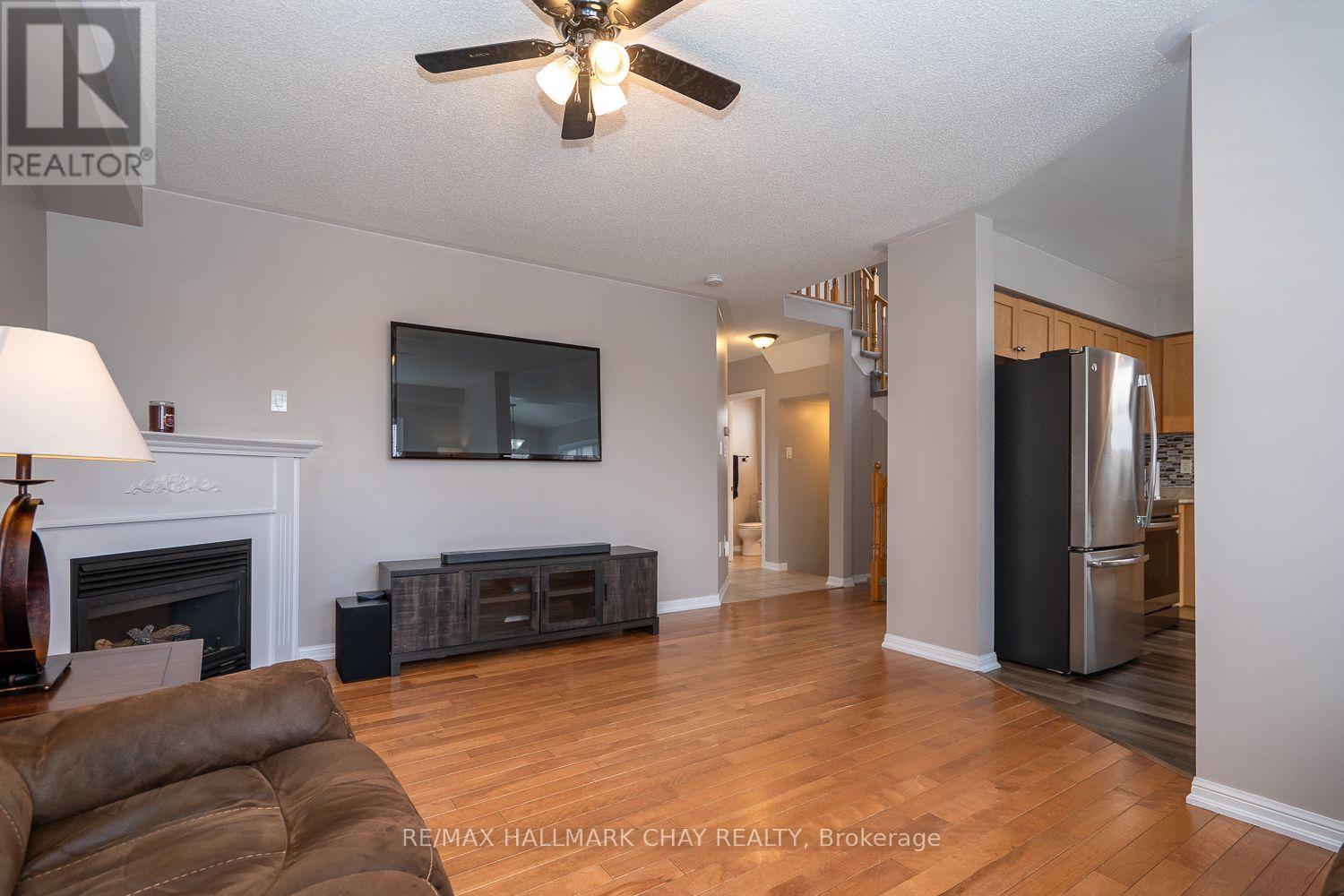 73 Stonemount Crescent, Essa (Angus), Ontario  L0M 1B4 - Photo 12 - N12908004