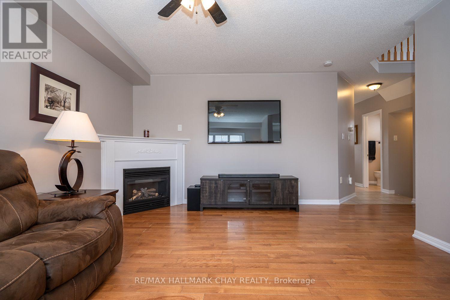 73 Stonemount Crescent, Essa (Angus), Ontario  L0M 1B4 - Photo 14 - N12908004