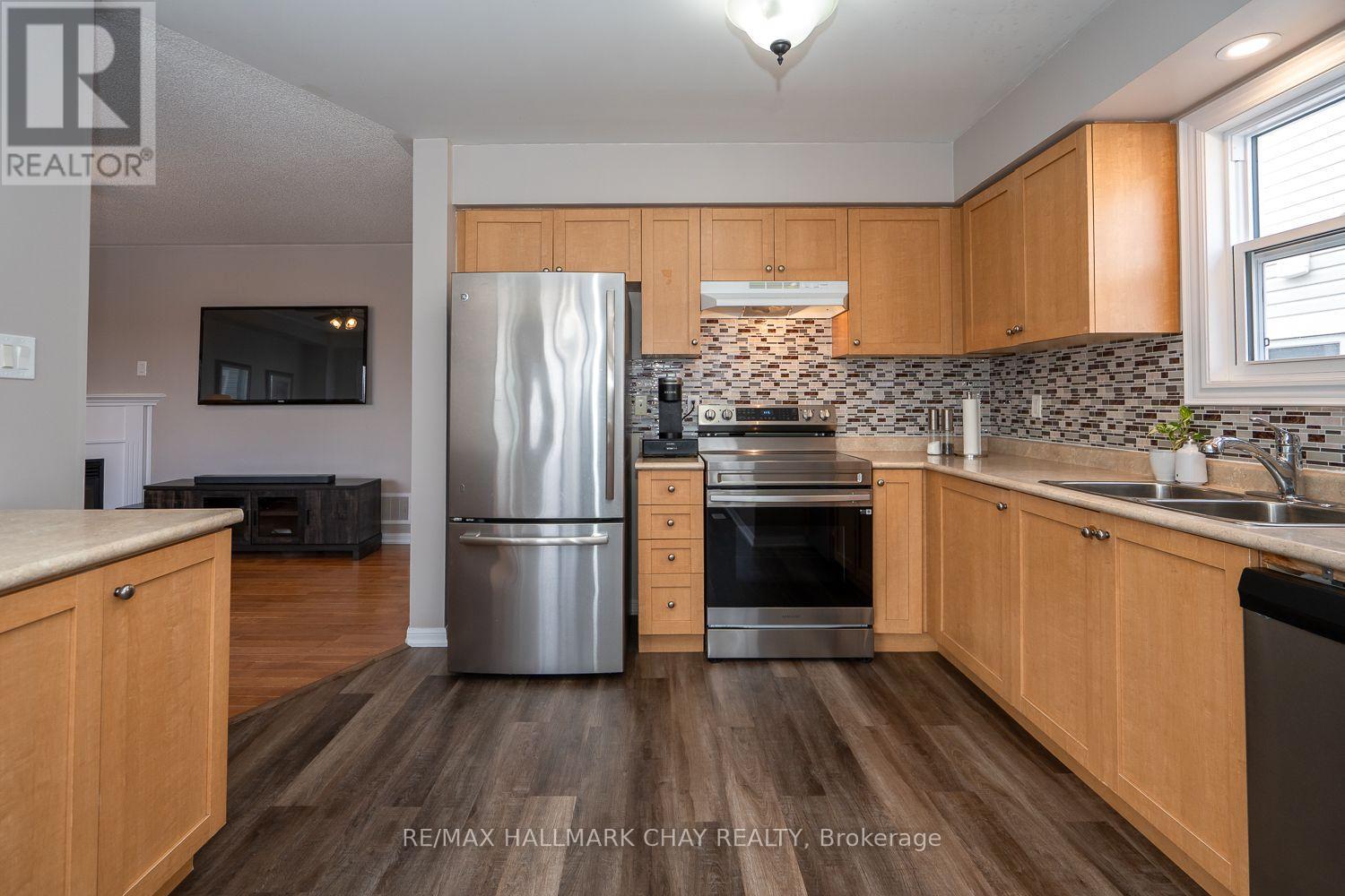 73 Stonemount Crescent, Essa (Angus), Ontario  L0M 1B4 - Photo 16 - N12908004