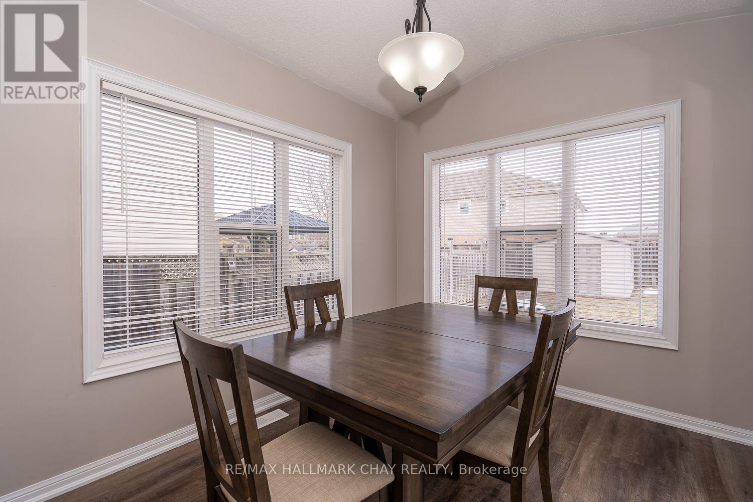 73 Stonemount Crescent, Essa (Angus), Ontario  L0M 1B4 - Photo 19 - N12908004