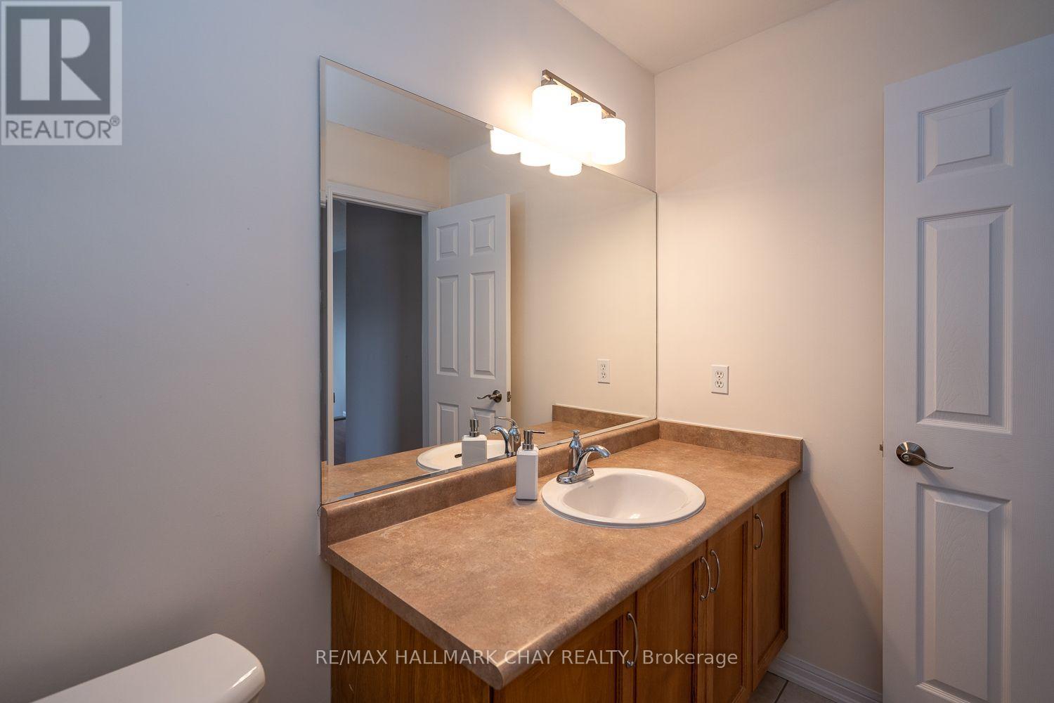 73 Stonemount Crescent, Essa (Angus), Ontario  L0M 1B4 - Photo 31 - N12908004