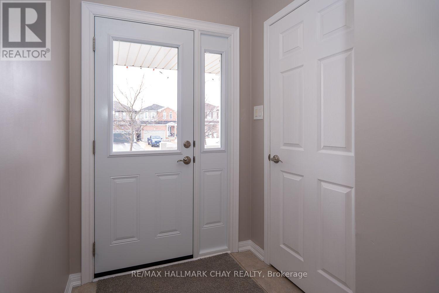 73 Stonemount Crescent, Essa (Angus), Ontario  L0M 1B4 - Photo 8 - N12908004