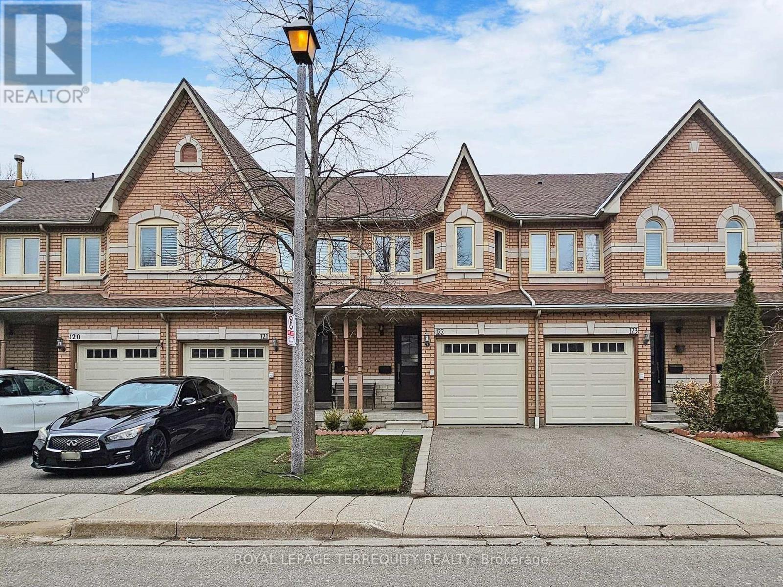 122 - 455 Apache Court, Mississauga, Ontario  L4Z 3W8 - Photo 2 - W12907942