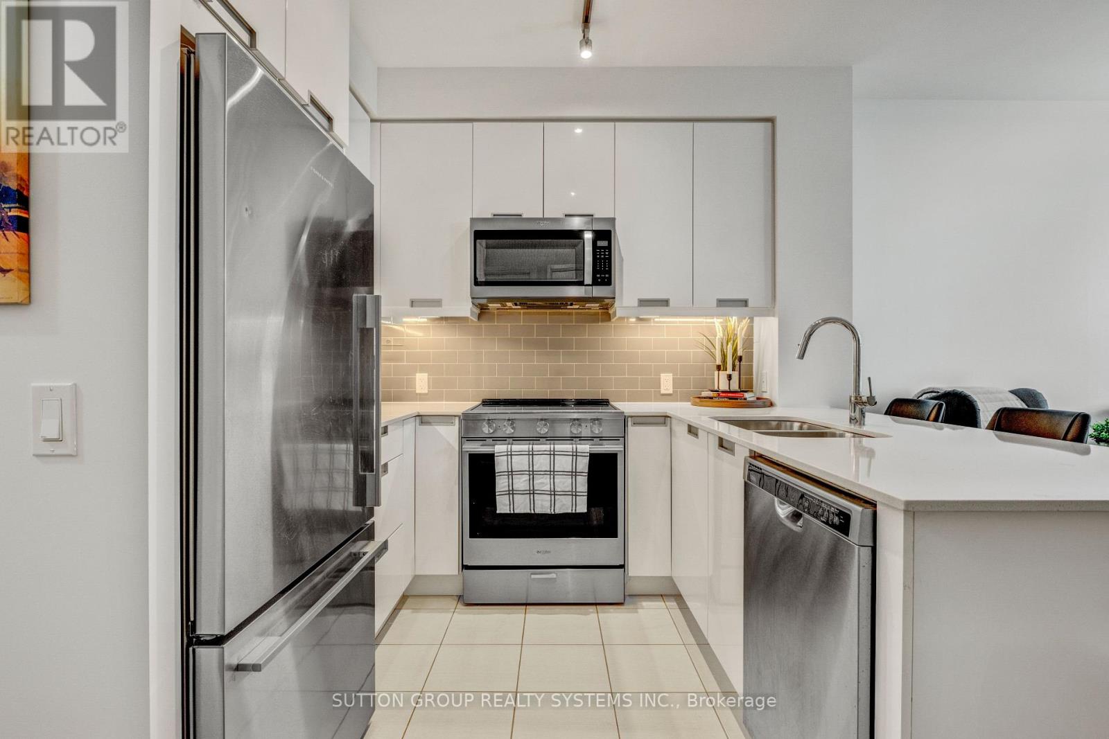 316 - 35 Watergarden Drive, Mississauga, Ontario  L5R 0G8 - Photo 10 - W12908014