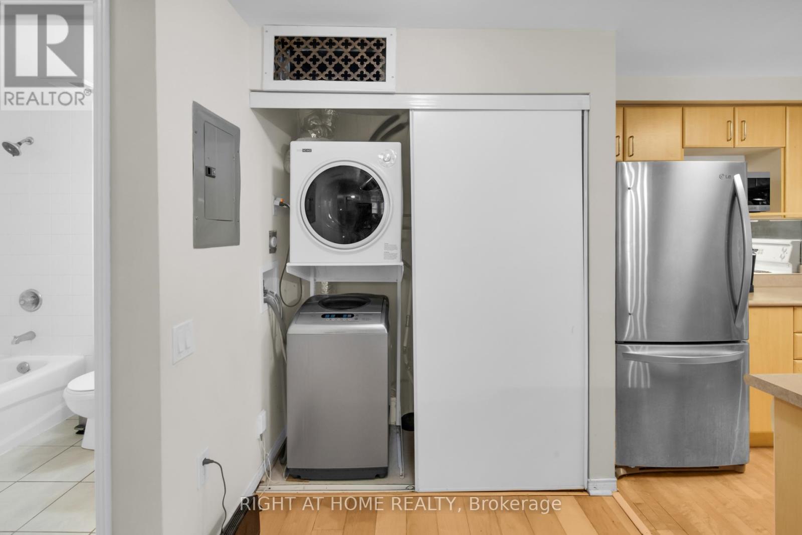 Townhome 50 - 760 Lawrence Avenue W, Toronto, Ontario M6A 3E7 - Photo 11 - W12908016