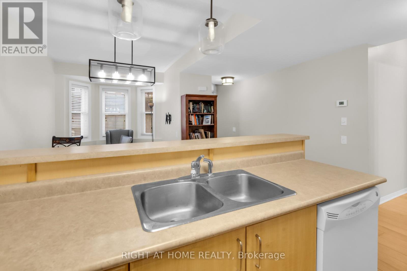 Townhome 50 - 760 Lawrence Avenue W, Toronto, Ontario M6A 3E7 - Photo 14 - W12908016