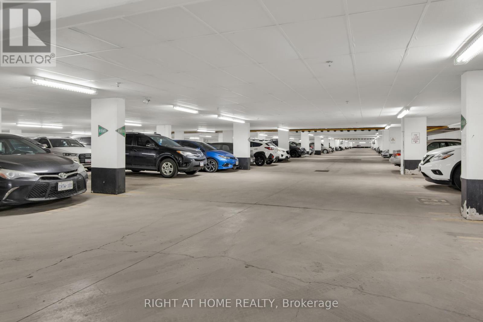 Townhome 50 - 760 Lawrence Avenue W, Toronto, Ontario M6A 3E7 - Photo 34 - W12908016