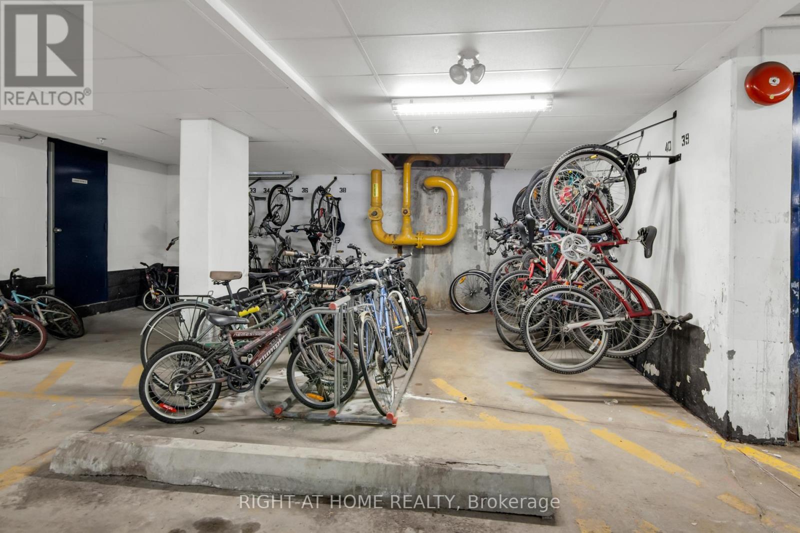 Townhome 50 - 760 Lawrence Avenue W, Toronto, Ontario M6A 3E7 - Photo 36 - W12908016