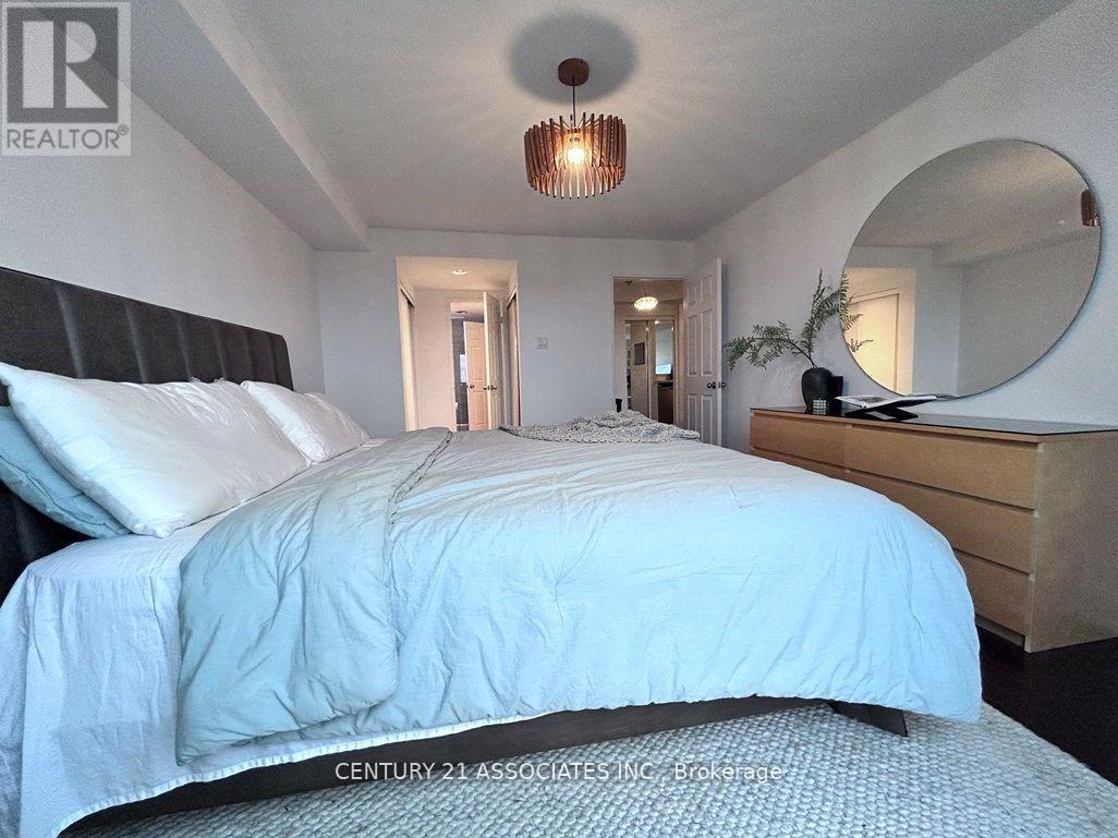 1201 - 2155 Burnhamthorpe Road W, Mississauga, Ontario  L5L 5P4 - Photo 15 - W12908020