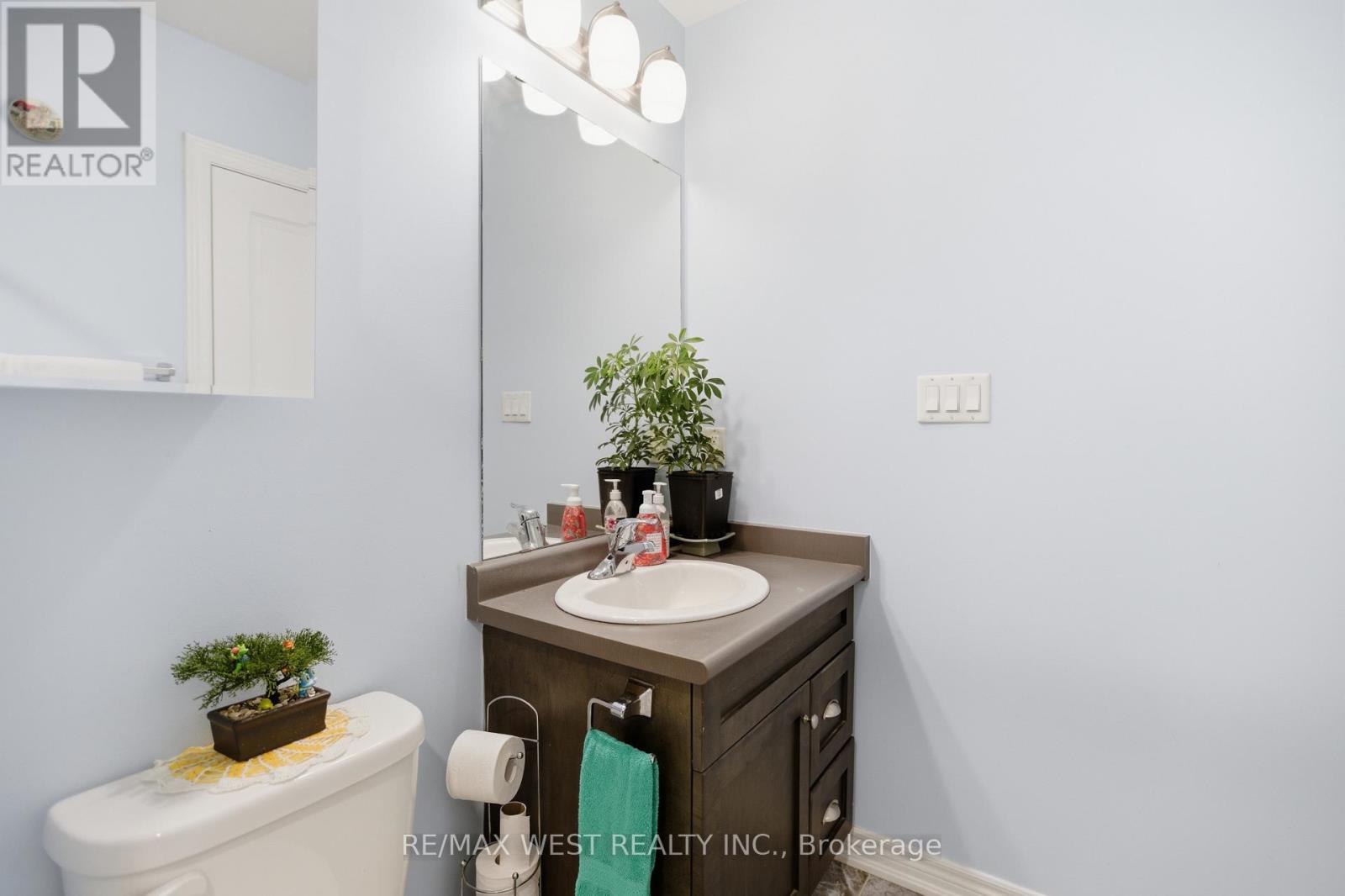 170 Silverwood Avenue, Welland, Ontario  L3C 0B7 - Photo 11 - X12907992