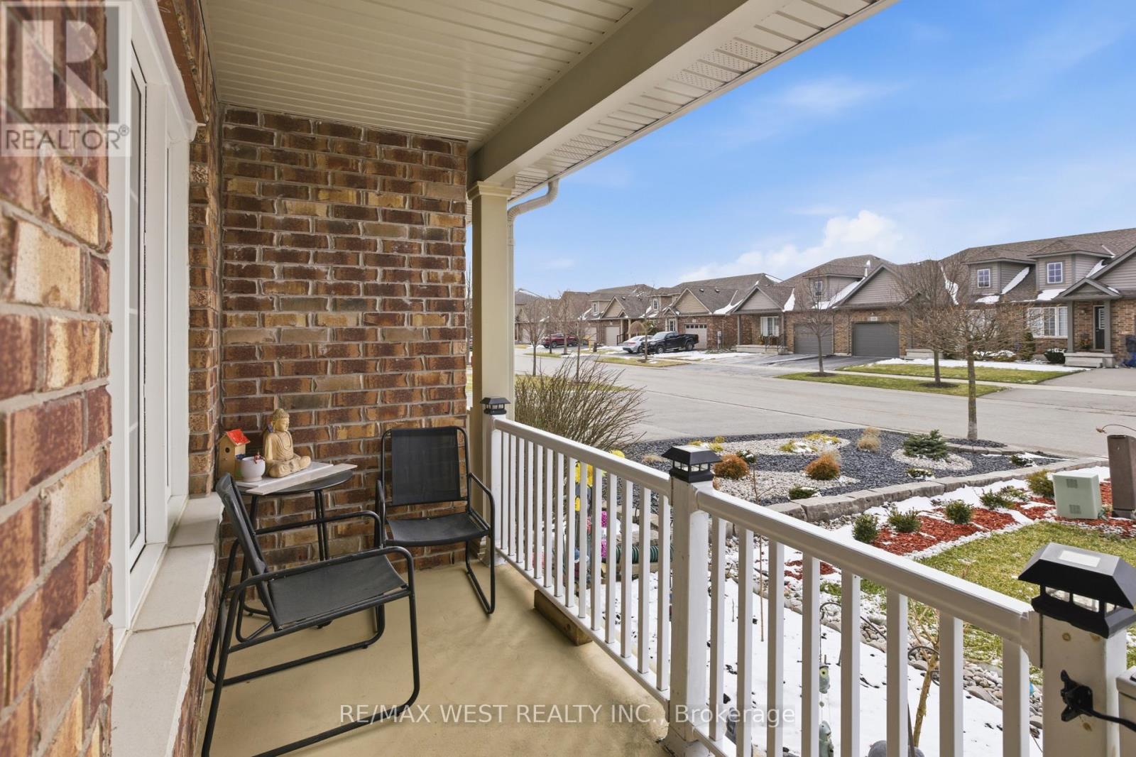 170 Silverwood Avenue, Welland, Ontario  L3C 0B7 - Photo 4 - X12907992