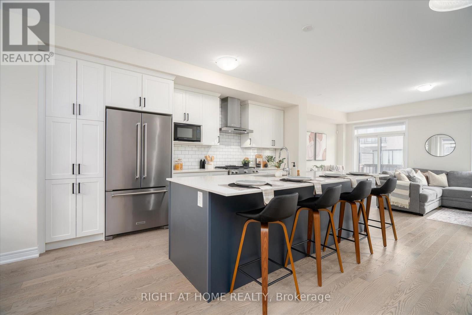 87 Dorian Drive, Whitby, Ontario  L1P 0C8 - Photo 4 - E12908054