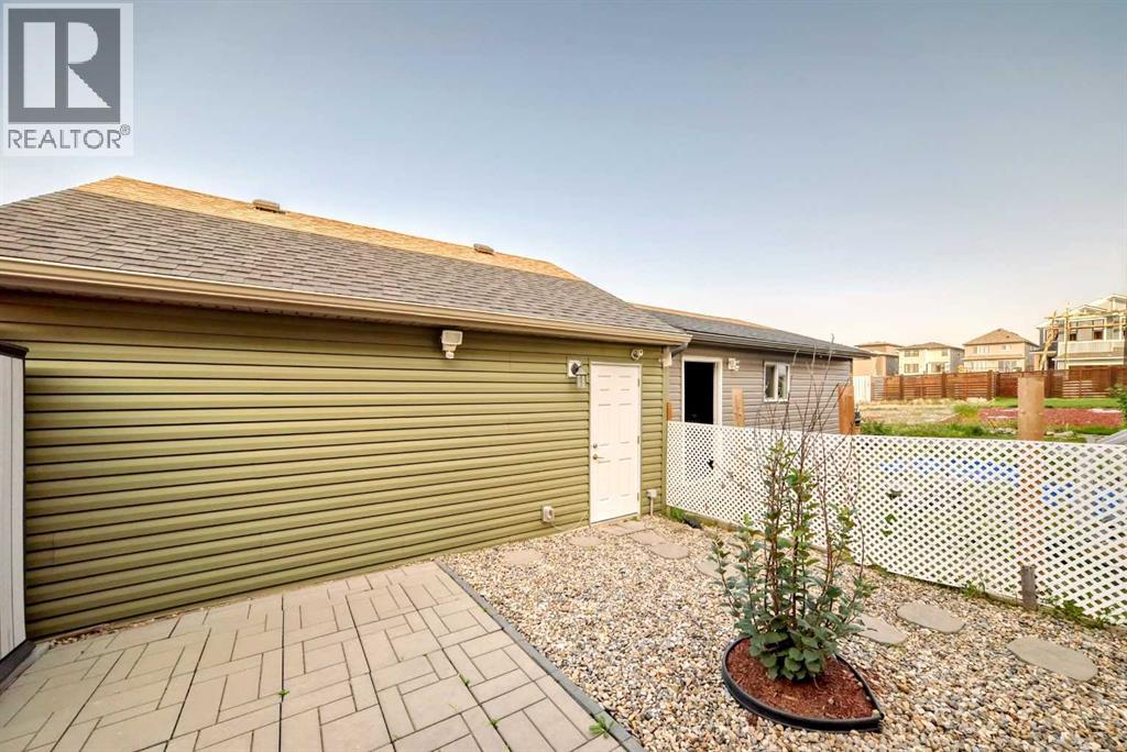 720 Livingston Hill NE, Calgary, Alberta  T3P 1K5 - Photo 38 - A2295526