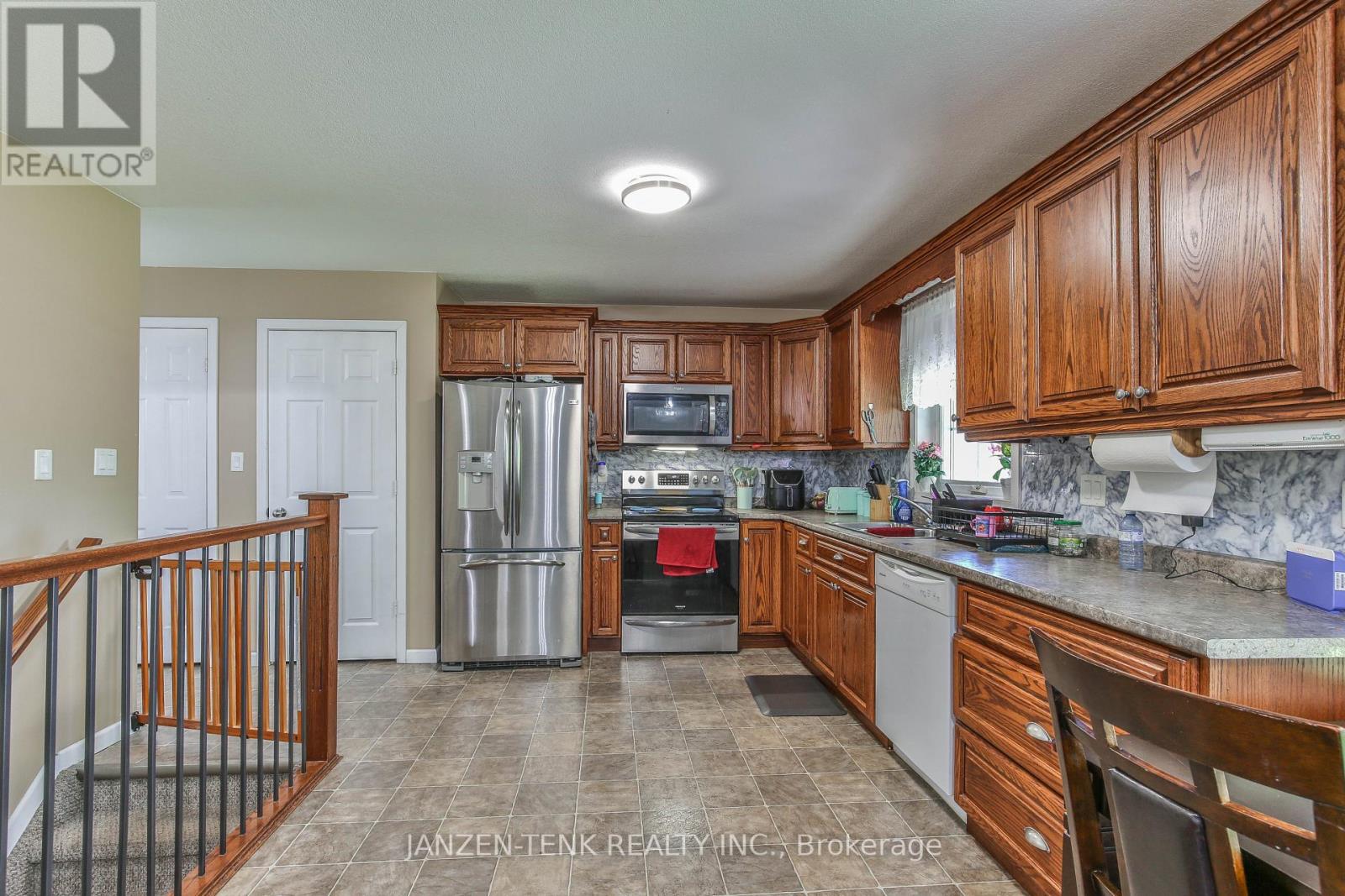 6770 Plank Road, Bayham, Ontario  N0J 1Z0 - Photo 12 - X12908064