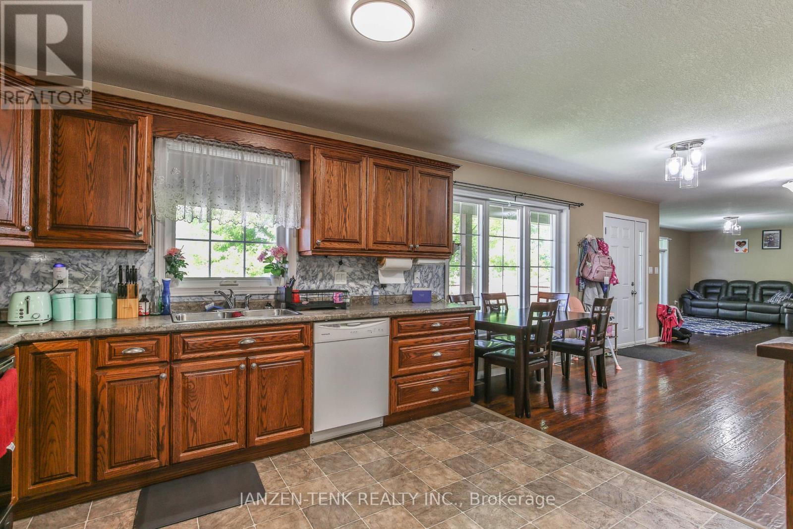 6770 Plank Road, Bayham, Ontario  N0J 1Z0 - Photo 14 - X12908064